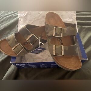 NEW Birkenstock Desert Soil Camouflage Green Sandals